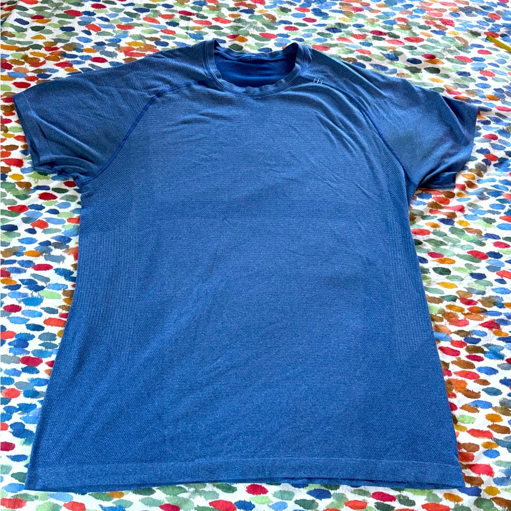 Men’s blue large Lululemon soft breathable yoga T